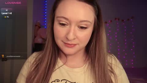 Snapshot of bellamonroee chatting on October 26, 3:01 am Bella Monroe online show from October 26, 3:01 am