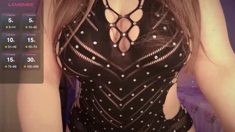 Snapshot of bellamonroee chatting on December 16, 3:11 am Bella Monroe online show from December 16, 3:11 am