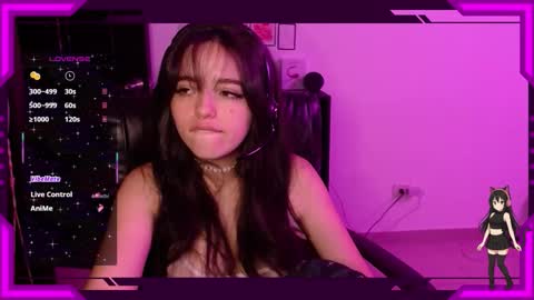 Snapshot of bellamoteluna chatting on October 22, 2:01 am Bella Monteluna online show from October 22, 2:01 am