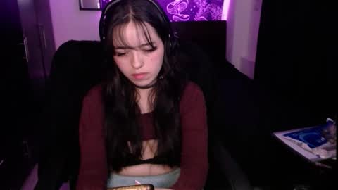 Bella Monteluna online show from November 27, 11:40 pm