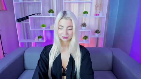 Snapshot of bellamur_ chatting on May 9, 12:32 pm Bella online show from May 9, 12:32 pm