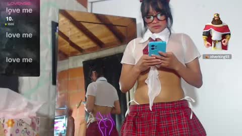 Snapshot of bellamy_sweet chatting on January 4, 10:45 pm bellamy online show from January 4, 10:45 pm