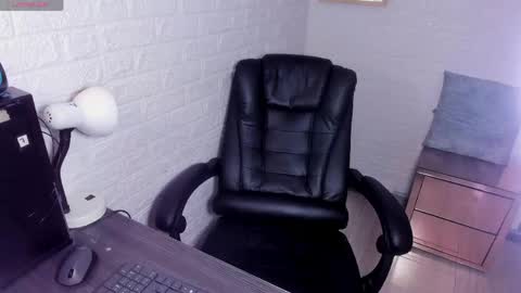 Nolrs online show from April 22, 12:39 pm