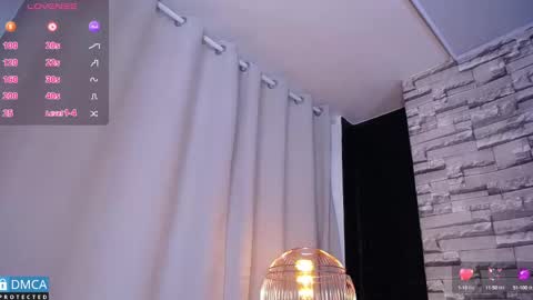Snapshot of bellaodisea chatting on February 6, 9:49 pm online show from February 6, 9:49 pm