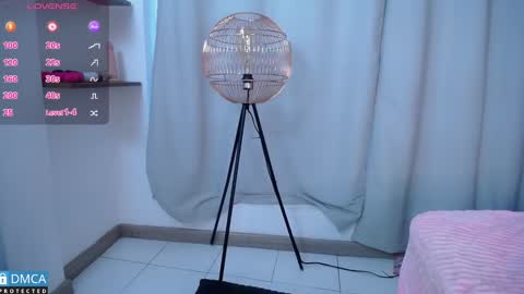 Snapshot of bellaodisea chatting on March 12, 7:49 pm online show from March 12, 7:49 pm