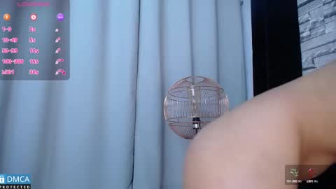 Snapshot of bellaodisea chatting on March 12, 11:01 pm online show from March 12, 11:01 pm
