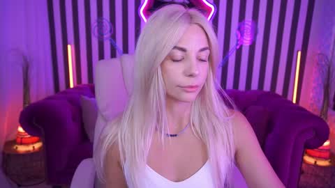 Bella online show from May 31, 12:56 pm