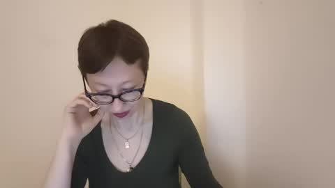 Snapshot of bellarose_2020 chatting on June 5, 7:08 pm Emma online show from June 5, 7:08 pm