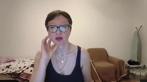 Snapshot of bellarose_2020 chatting on June 6, 7:07 pm Emma online show from June 6, 7:07 pm