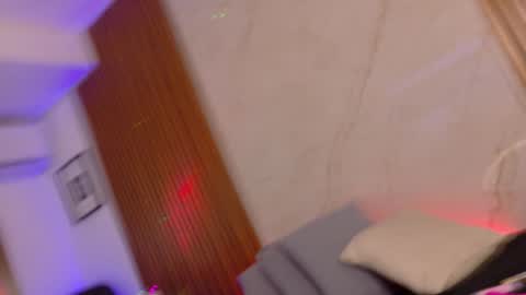 Snapshot of bellarouxx chatting on October 23, 3:11 pm Bella online show from October 23, 3:11 pm