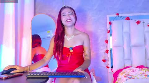 BellaSanderrs online show from April 18, 4:33 pm