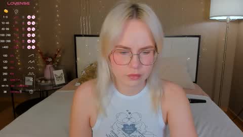 Bella online show from November 15, 12:52 am