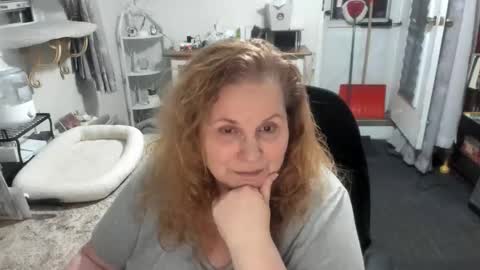 Snapshot of bellavoca chatting on February 26, 12:31 am Bellavoca online show from February 26, 12:31 am