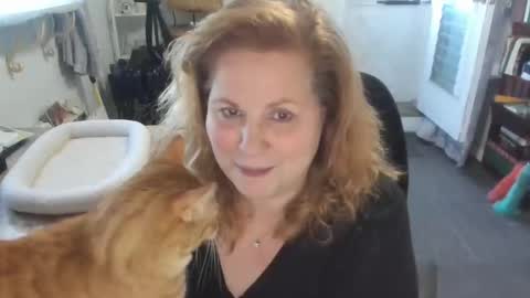 Snapshot of bellavoca chatting on May 31, 11:17 am Bellavoca online show from May 31, 11:17 am