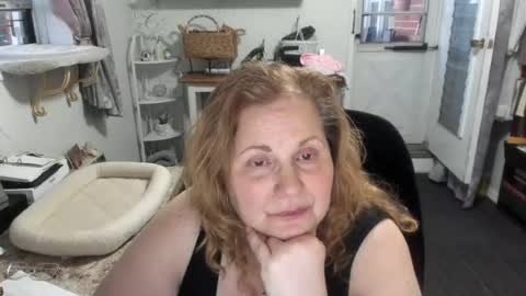 Snapshot of bellavoca chatting on June 16, 12:35 am Bellavoca online show from June 16, 12:35 am