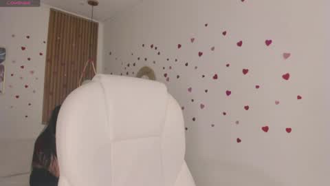 laukyubey             online show from April 16, 1:34 pm