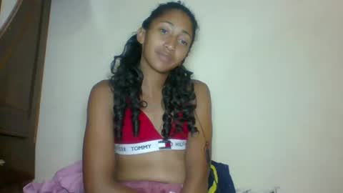 Snapshot of belle_annah chatting on May 14, 6:15 pm belle_annah online show from May 14, 6:15 pm