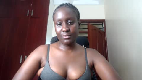 Snapshot of belle_estelles chatting on November 15, 12:19 am belle_estelles online show from November 15, 12:19 am