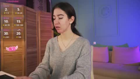 Bella online show from December 3, 3:43 pm