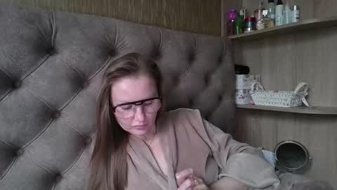 Snapshot of belleamiee chatting on October 3, 11:18 am Amelia online show from October 3, 11:18 am