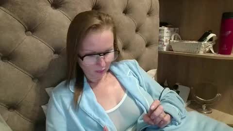 Snapshot of belleamiee chatting on October 5, 5:44 pm Amelia online show from October 5, 5:44 pm