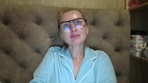 Snapshot of belleamiee chatting on October 15, 4:29 pm Amelia online show from October 15, 4:29 pm