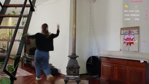 BELLE   online show from October 14, 2:45 am