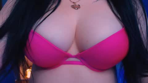 Hello I am kind friendly and cute girl online show from December 12, 11:25 pm