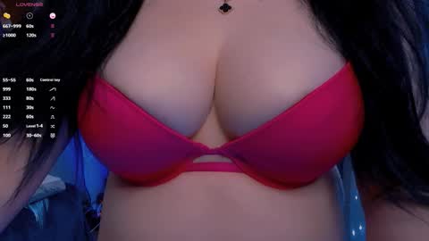 Snapshot of bellelovexx chatting on November 28, 7:33 am Hello I am kind friendly and cute girl online show from November 28, 7:33 am