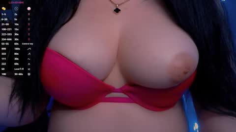 Snapshot of bellelovexx chatting on November 29, 11:52 pm Hello I am kind friendly and cute girl online show from November 29, 11:52 pm