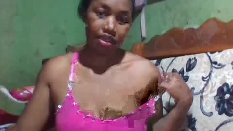Snapshot of bellemiahxx chatting on July 6, 5:37 am bellemiahXx online show from July 6, 5:37 am