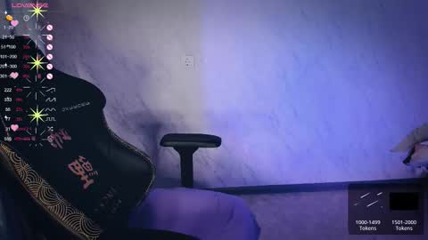 Your Annabelle Wolf  online show from October 31, 7:26 pm