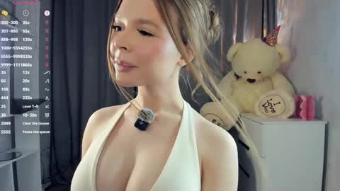 Bella online show from April 19, 6:07 pm