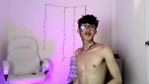 Neon online show from October 21, 1:56 pm