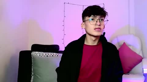 Neon online show from November 5, 11:21 am