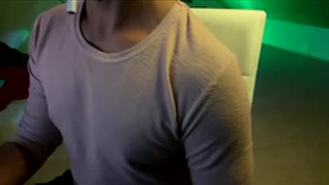 Snapshot of bello477192 chatting on December 20, 6:37 pm bello477192 online show from December 20, 6:37 pm