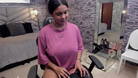 Belly online show from December 1, 1:16 pm