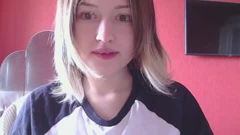 Snapshot of belovedmary chatting on June 2, 8:38 am belovedmary online show from June 2, 8:38 am
