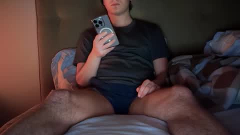 Snapshot of ben_beckett chatting on May 10, 10:42 am ben online show from May 10, 10:42 am