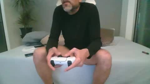 Snapshot of benbare13 chatting on February 26, 6:32 pm benbare13 online show from February 26, 6:32 pm