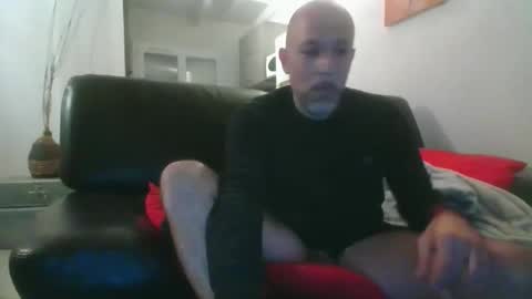 benbare13 online show from November 10, 8:30 pm