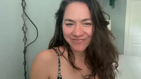 Snapshot of bendlikebecks chatting on April 3, 2:04 pm bendlikebecks online show from April 3, 2:04 pm