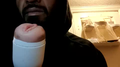 Snapshot of bendovereasy chatting on November 29, 11:08 pm bendovereasy online show from November 29, 11:08 pm