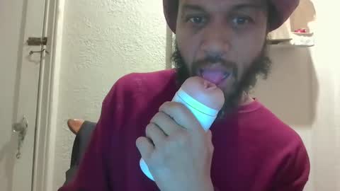 Snapshot of bendovereasy chatting on December 4, 4:33 am bendovereasy online show from December 4, 4:33 am