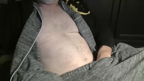 Snapshot of bendrinkin chatting on December 3, 10:28 am bendrinkin online show from December 3, 10:28 am