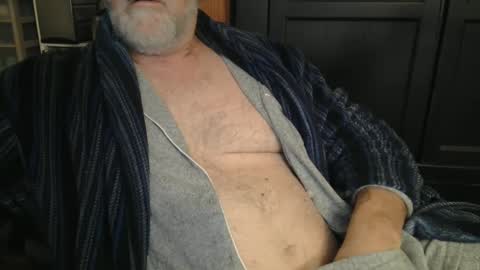 Snapshot of bendrinkin chatting on December 30, 9:48 am bendrinkin online show from December 30, 9:48 am