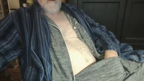 Snapshot of bendrinkin chatting on January 14, 10:06 am bendrinkin online show from January 14, 10:06 am