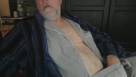 Snapshot of bendrinkin chatting on January 17, 10:11 am bendrinkin online show from January 17, 10:11 am