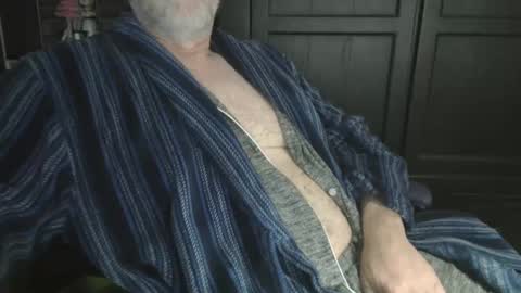 Snapshot of bendrinkin chatting on January 24, 10:11 am bendrinkin online show from January 24, 10:11 am