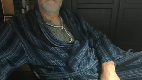 Snapshot of bendrinkin chatting on February 19, 10:12 am bendrinkin online show from February 19, 10:12 am